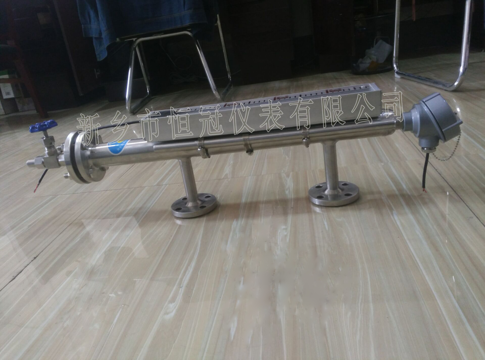 云南訂制的磁敏電子雙色液位計已發(fā)貨，湯經(jīng)理您保持手機(jī)暢通，以方便接收